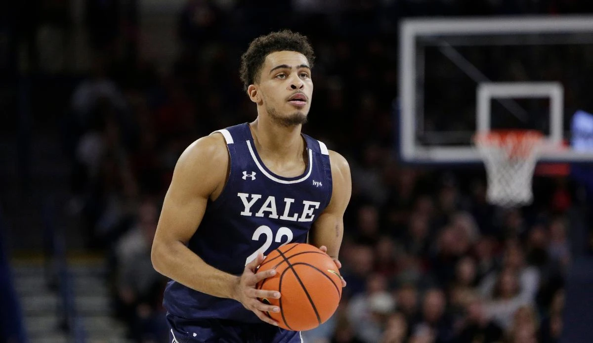 Yale clinches NCAA tournament berth with buzzer-beater victory over Brown in Ivy League championship