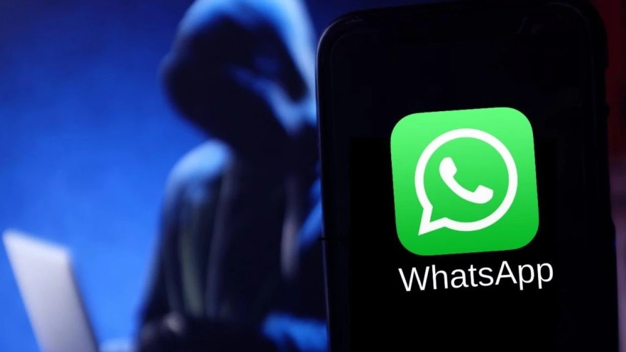 WhatsApp's security team identifies a vulnerability that could expose users to government spying