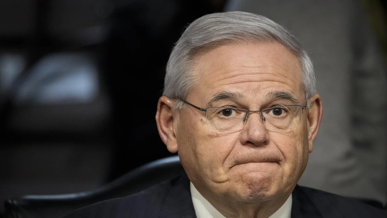 Jury deliberates corruption charges in Sen. Menendez's trial