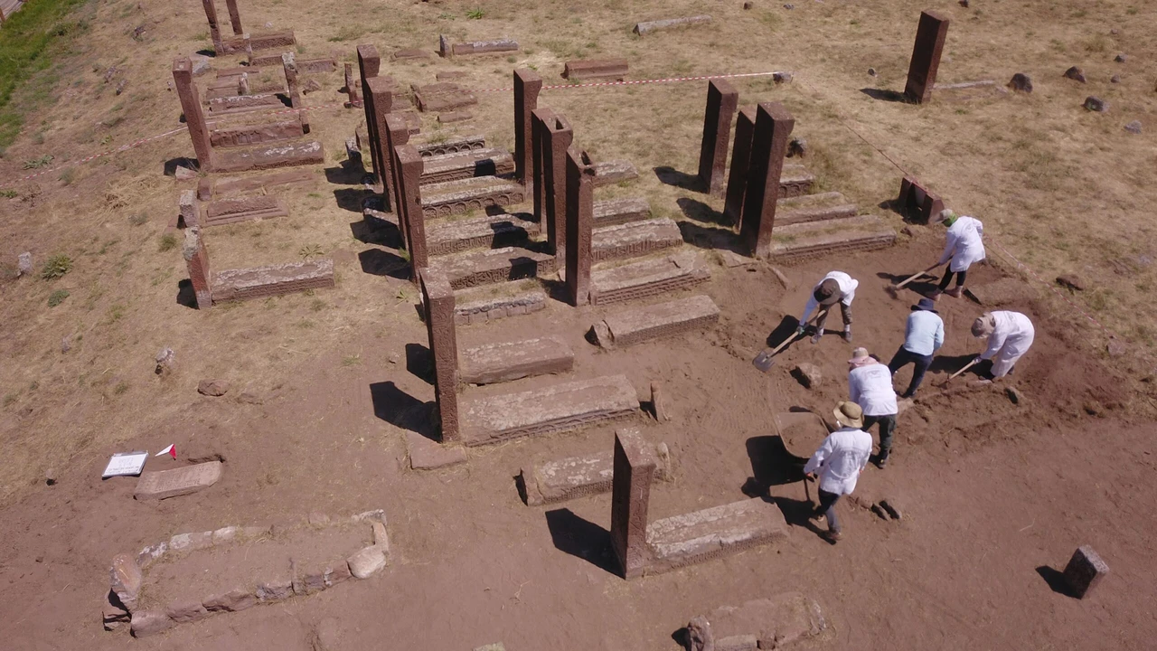 Restoration work erases World War I damage at Türkiye's Seljuk Square Cemetery