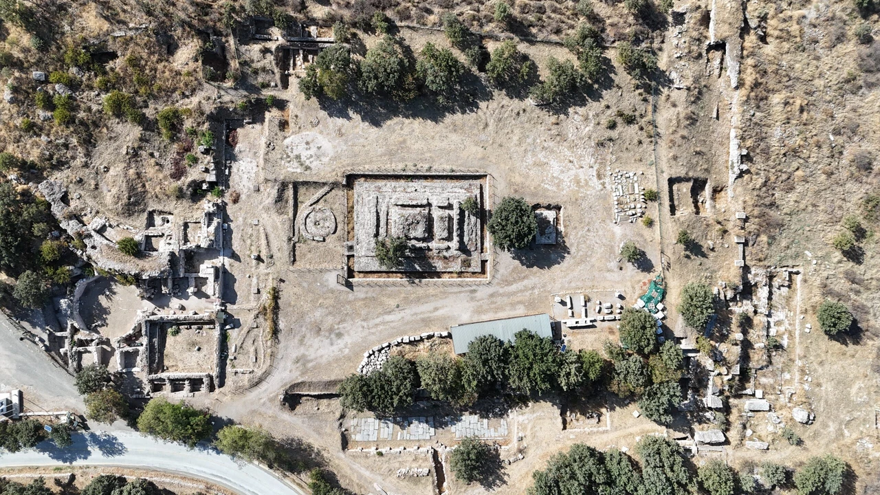 Turkish archaeologists to uncover 2,400-year-old theater at ancient city