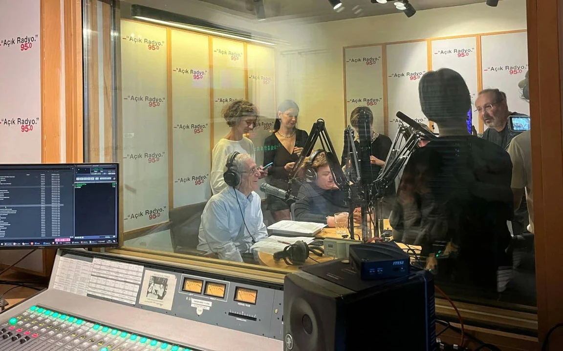 30yearold Turkish radio station shuts down after license cancellation