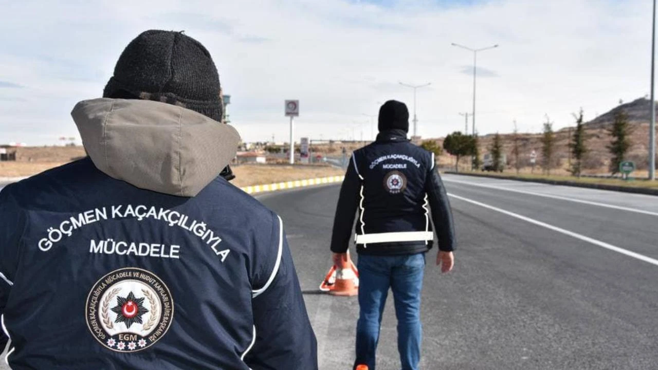 Nearly 1,300 irregular migrants arrested in operations across Türkiye