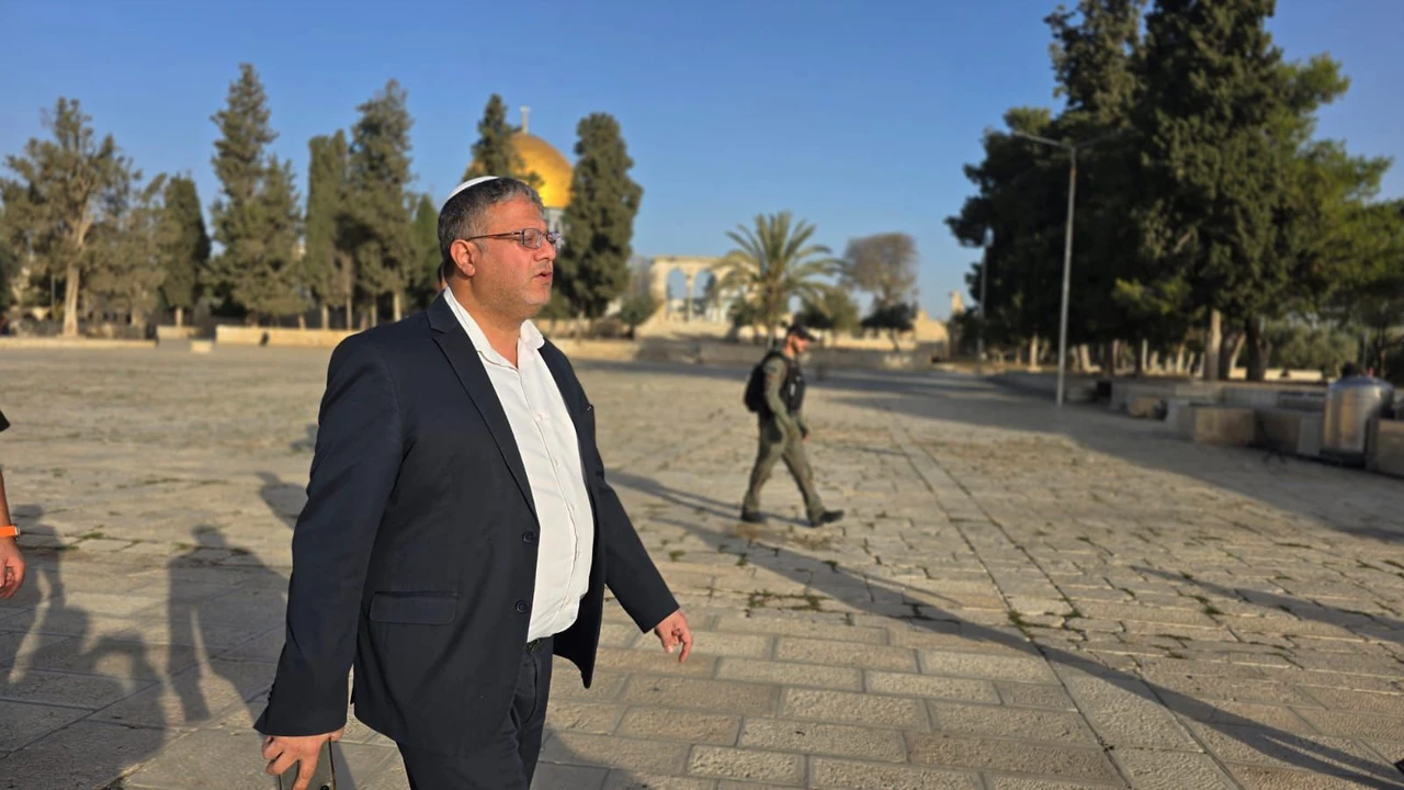 Israeli far-right minister Ben-Gvir sparks tensions with Al-Aqsa Mosque visit