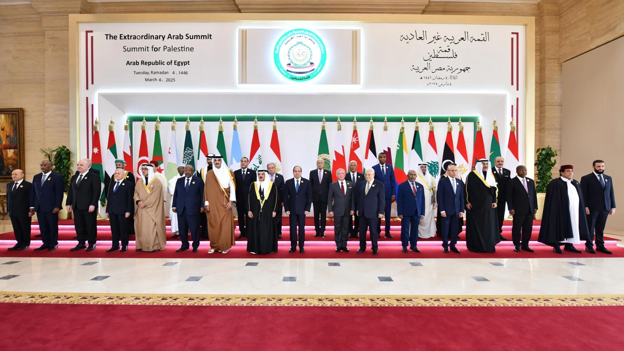 Photo shows Arab Leaders and country representatives.