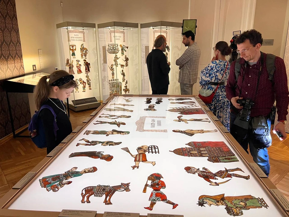 Karagoz and Hacivat shadow play brings traditional Turkish theater to Moscow – Türkiye Today