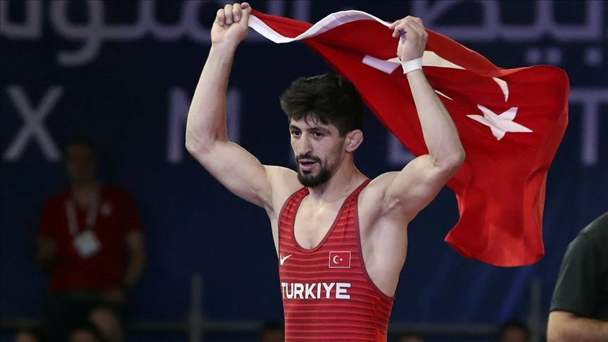 Turkish wrestler Kerem Kamal delivers Türkiye’s 1st gold at 2025 European Championships – Türkiye Today
