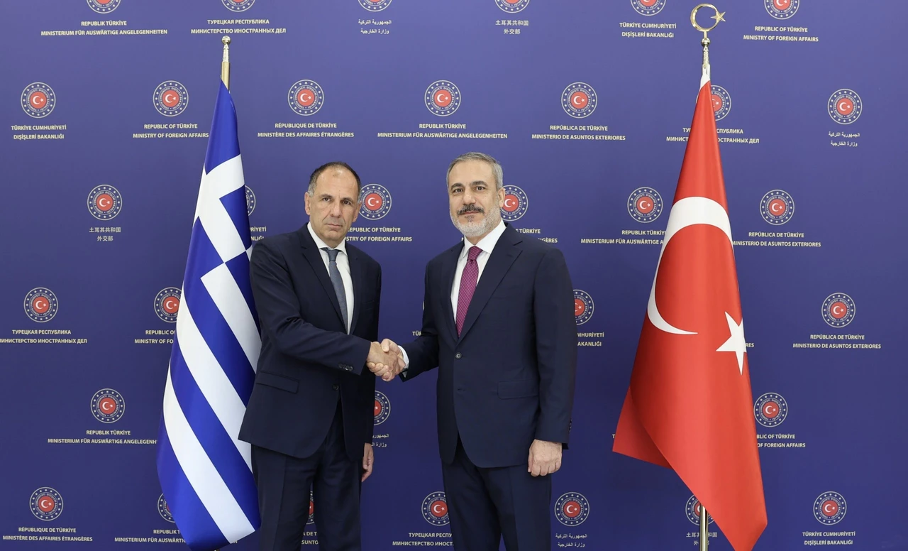 Greek FM highlights trust-building with Türkiye ahead of key talks