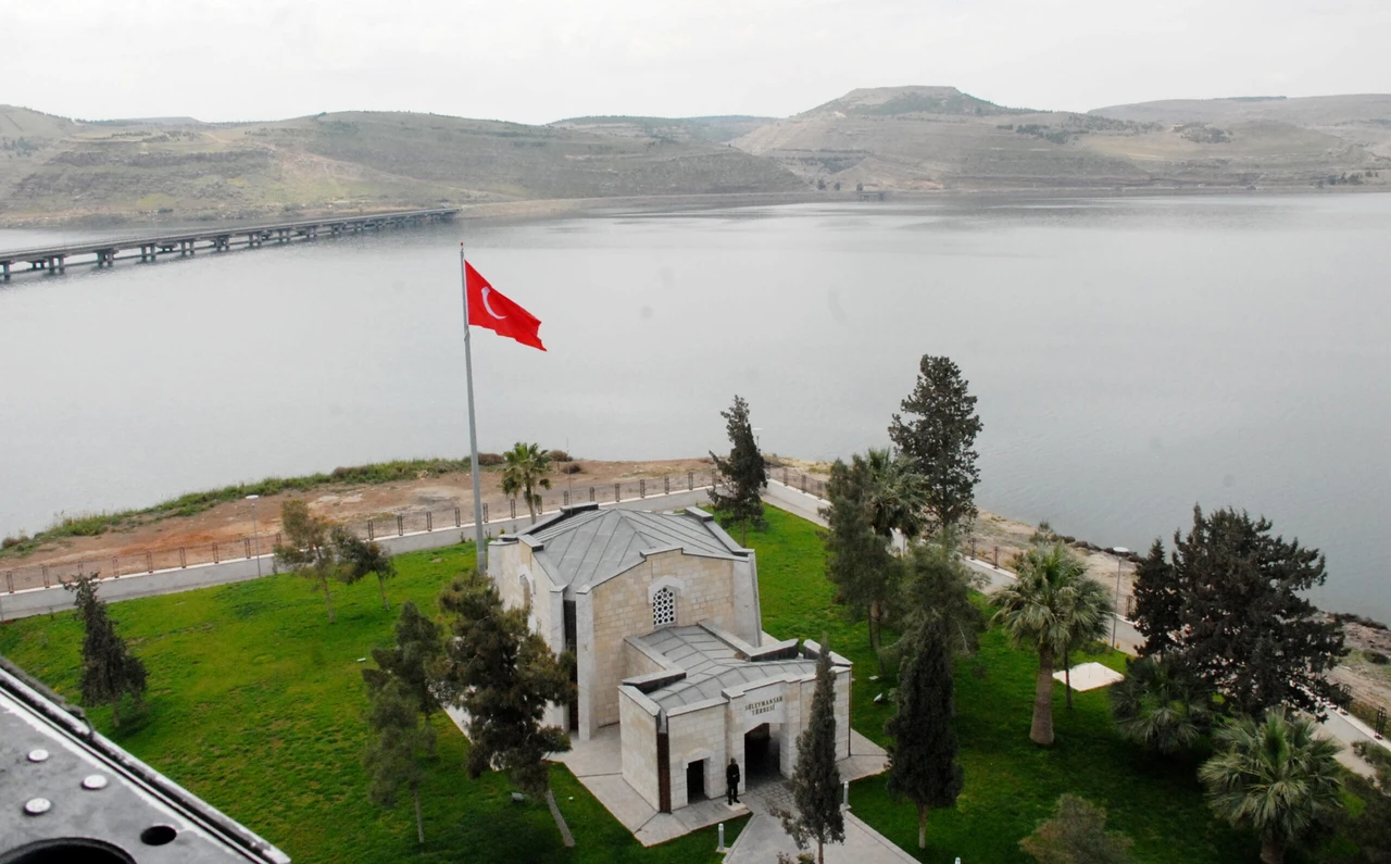 Liberation of Syria's Manbij may pave way for restoration of Suleyman Shah's tomb