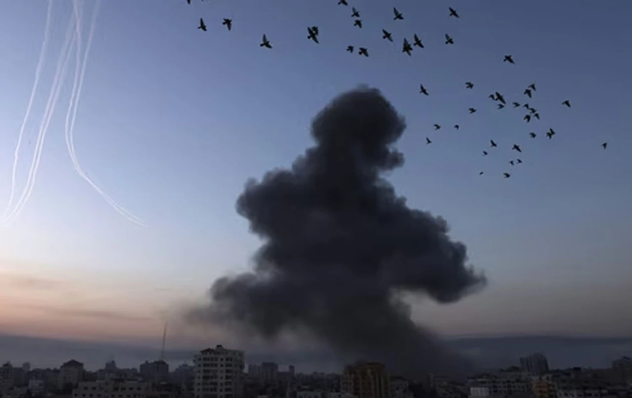 Israeli airstrikes hit Syrian capital Damascus