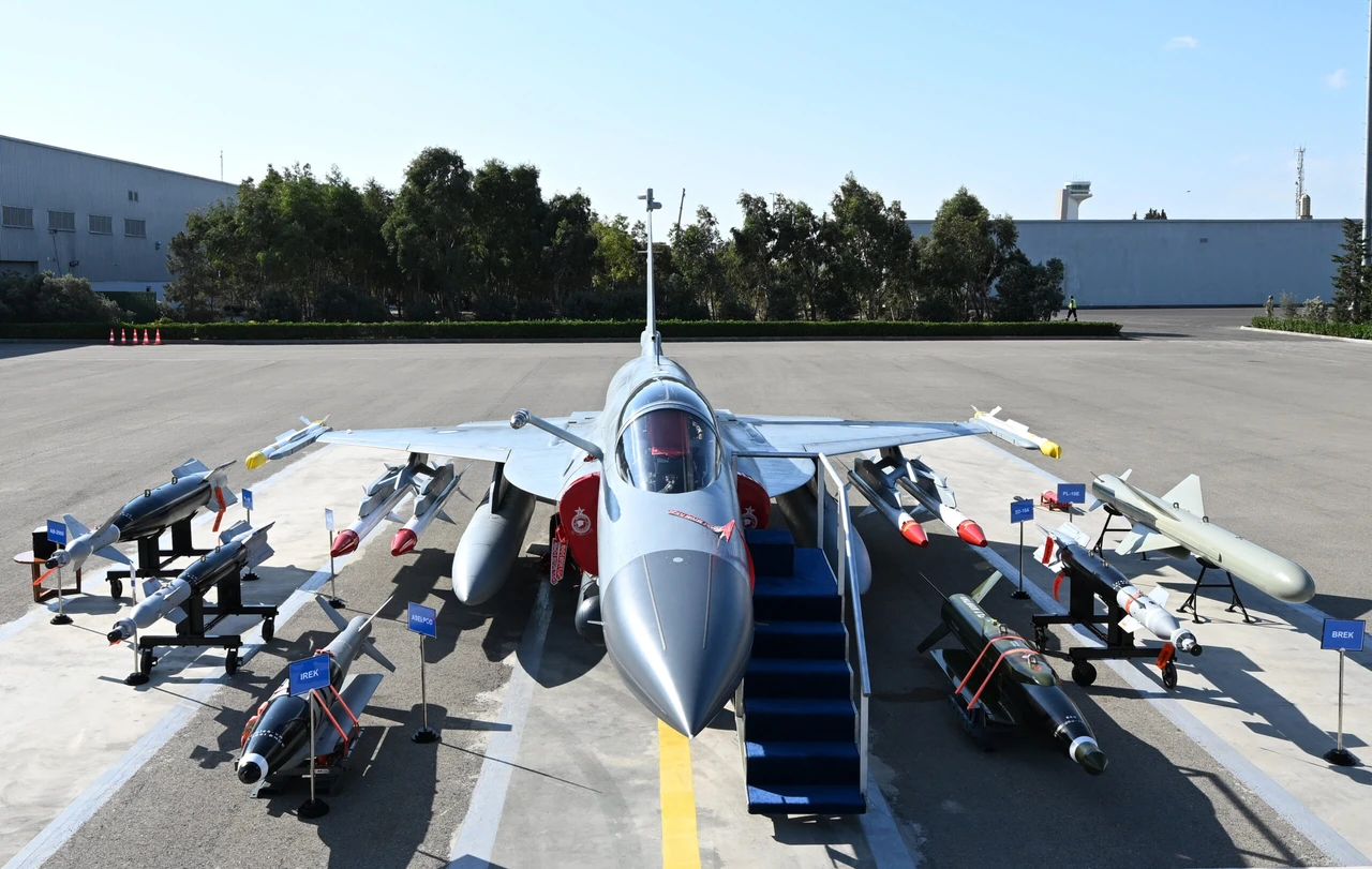 Azerbaijan acquires it's 1st JF-17C fighter jets co-produced by Pakistan, China