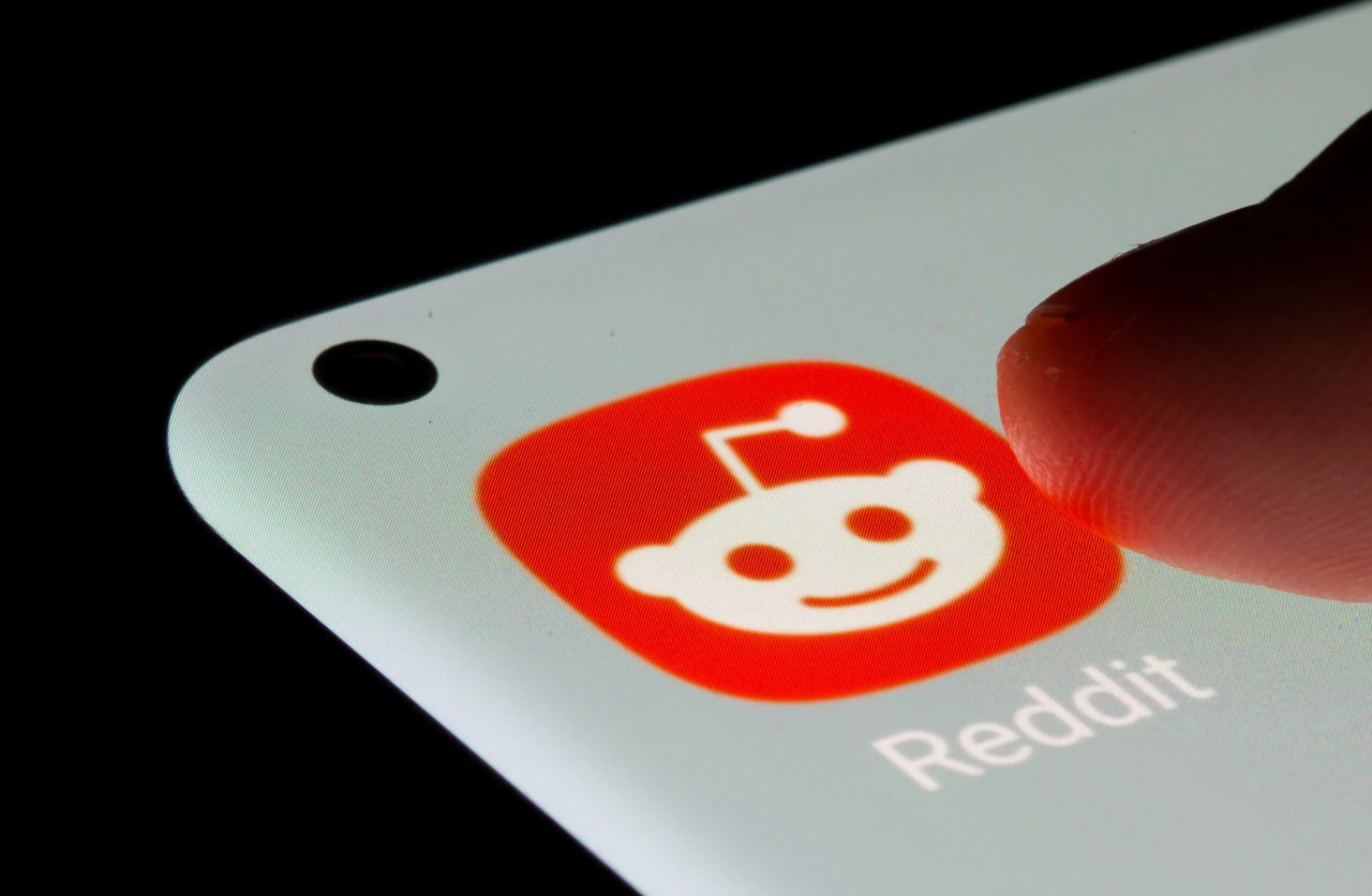 Reddit down as most popular forum network experiences widespread errors