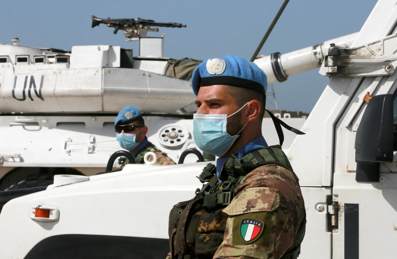 UN peacekeepers maintain positions in Lebanon despite Israeli ground offensive