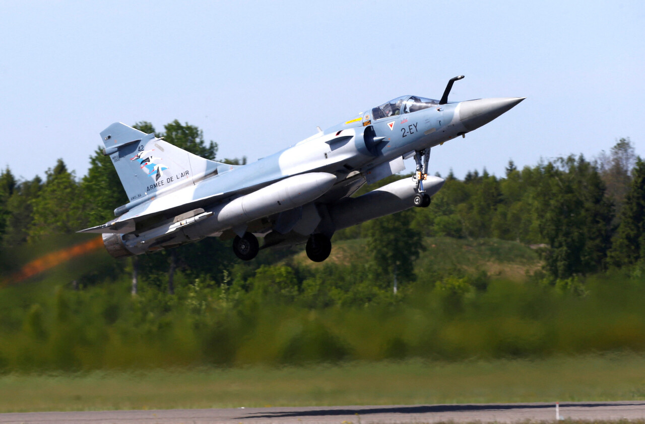 France to supply Mirage jets to Ukraine amid ongoing Russian invasion