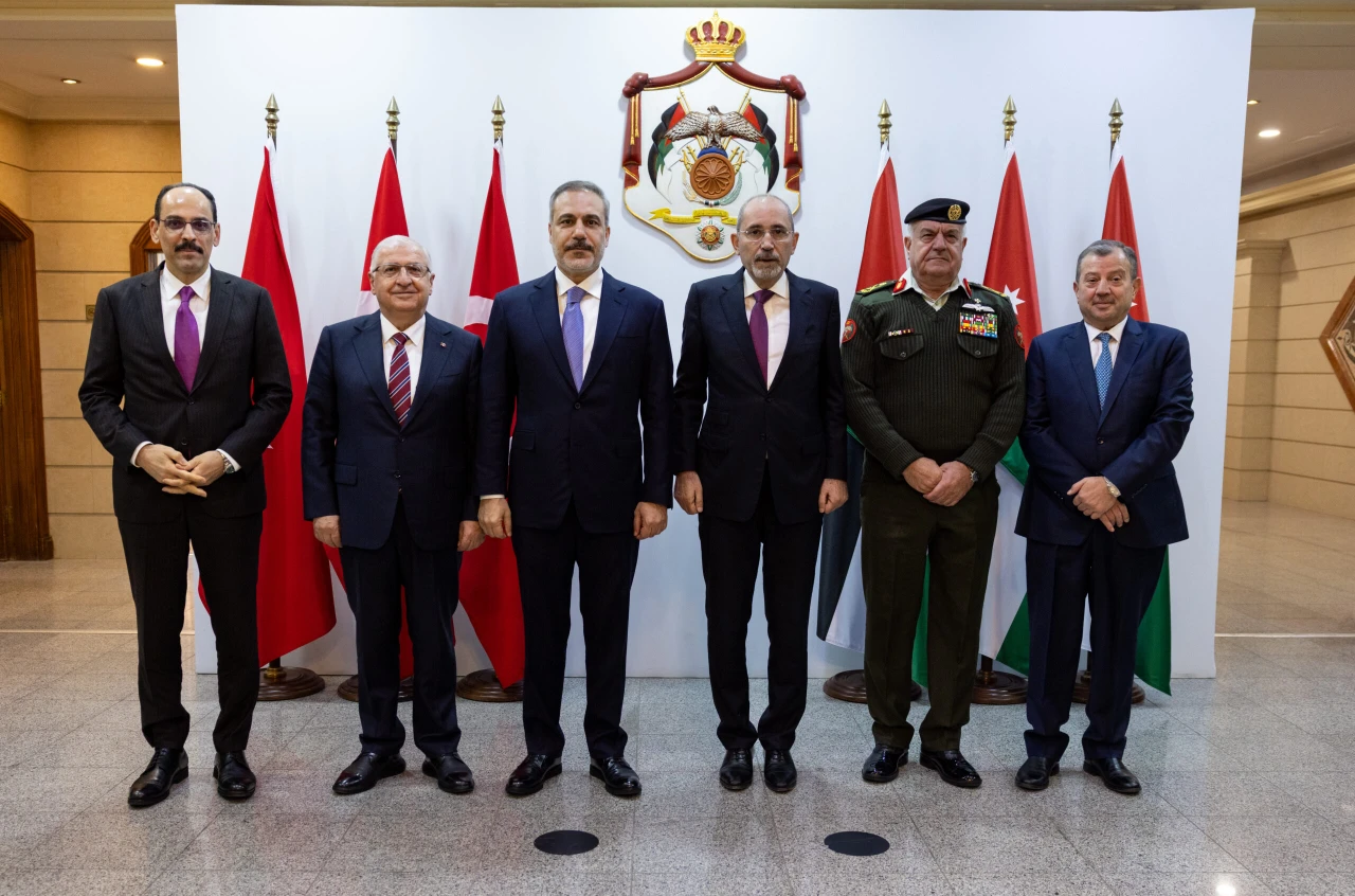 Türkiye attends five-nation security summit in Amman