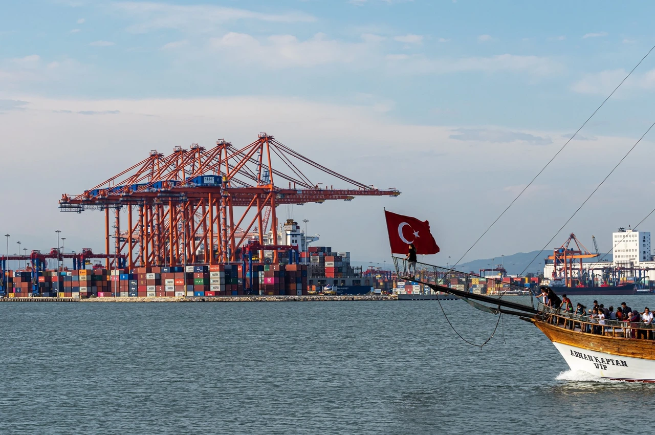 Türkiye's exports to UK surge past $1.3B in July