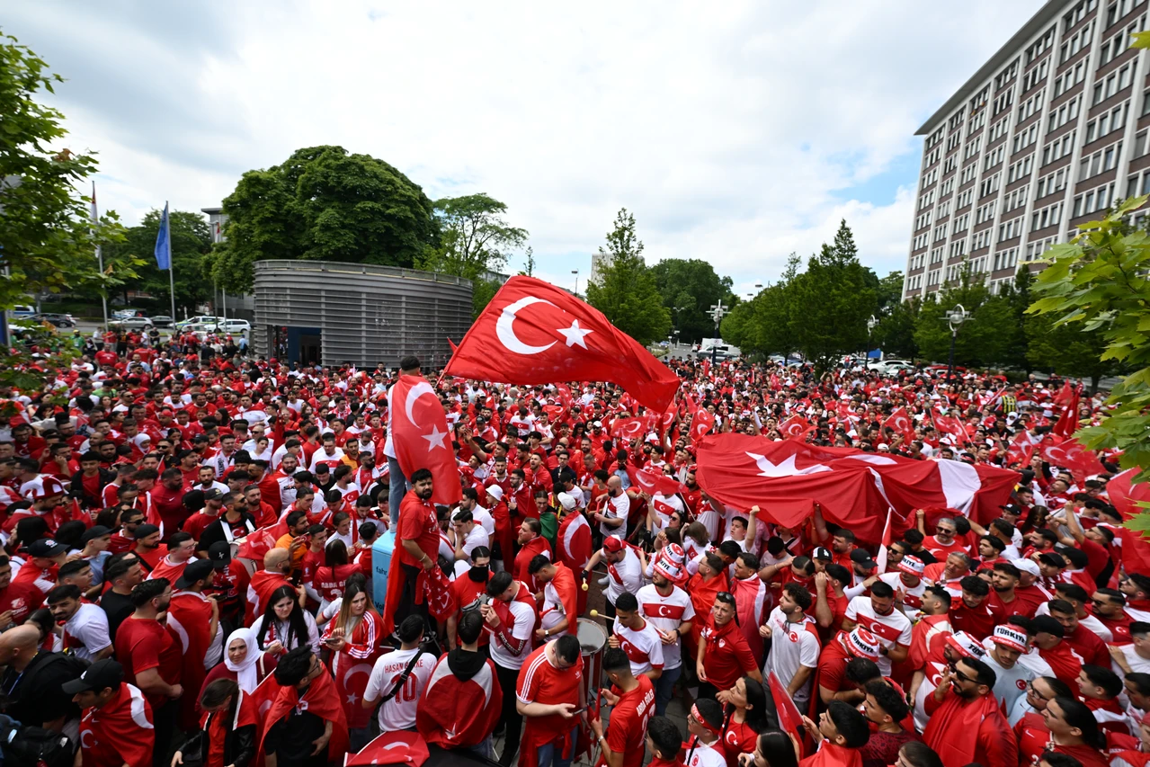 Turkish support for national team in Germany highlighted in American Press