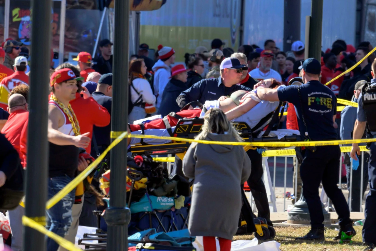 Eight to ten people struck by gunfire near Kansas City Super Bowl parade