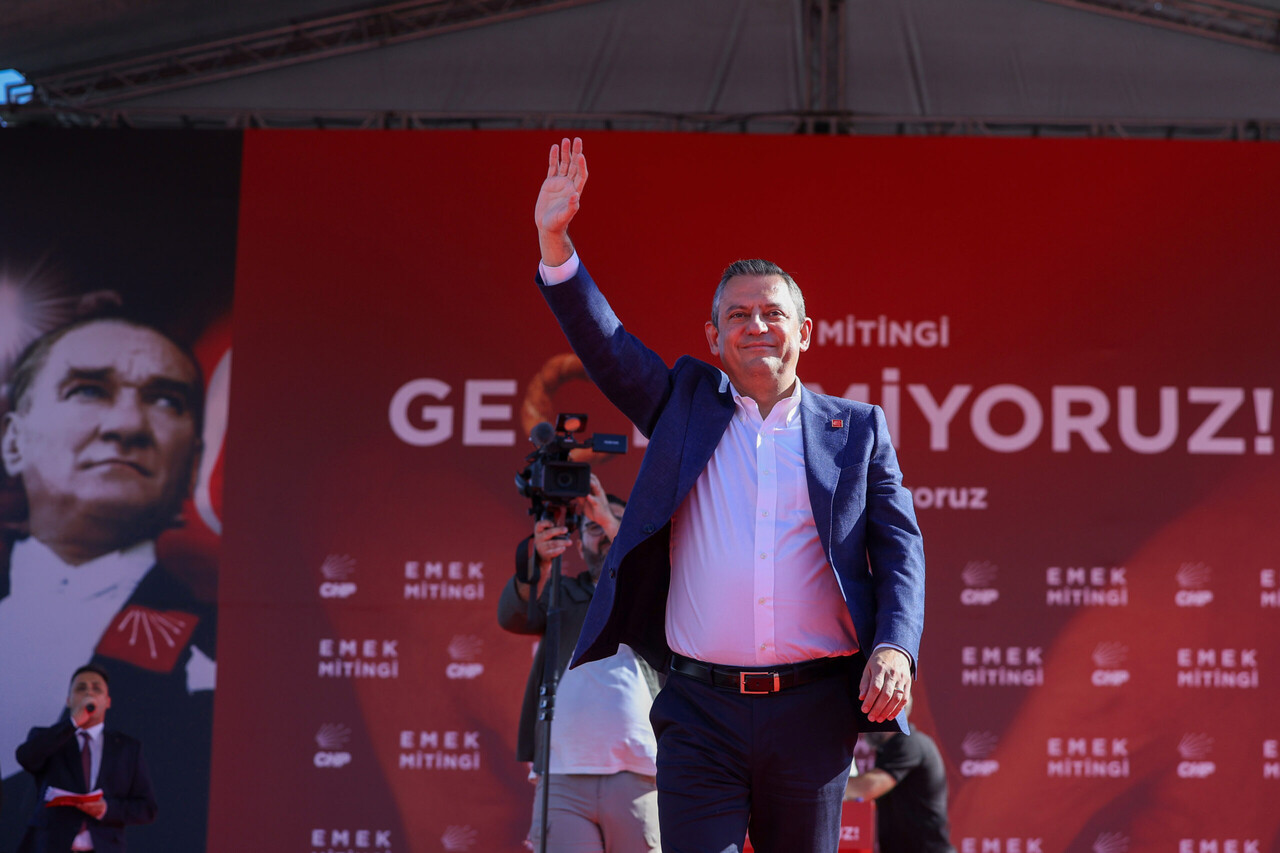 Main opposition leader Ozel continues nationwide rallies, demanding minimum wage hike