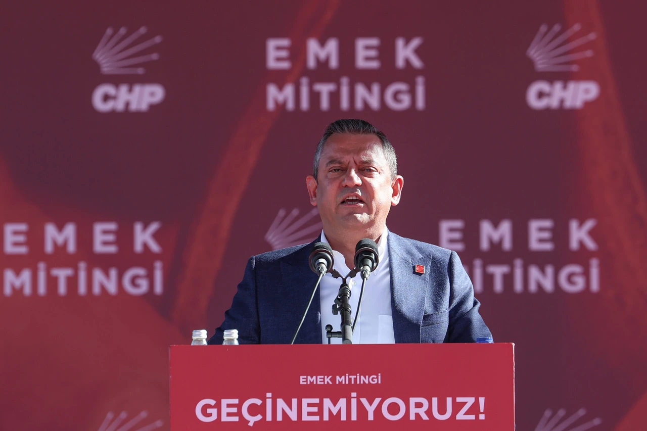 Main opposition leader Ozgur Ozel declares he will not run for presidency