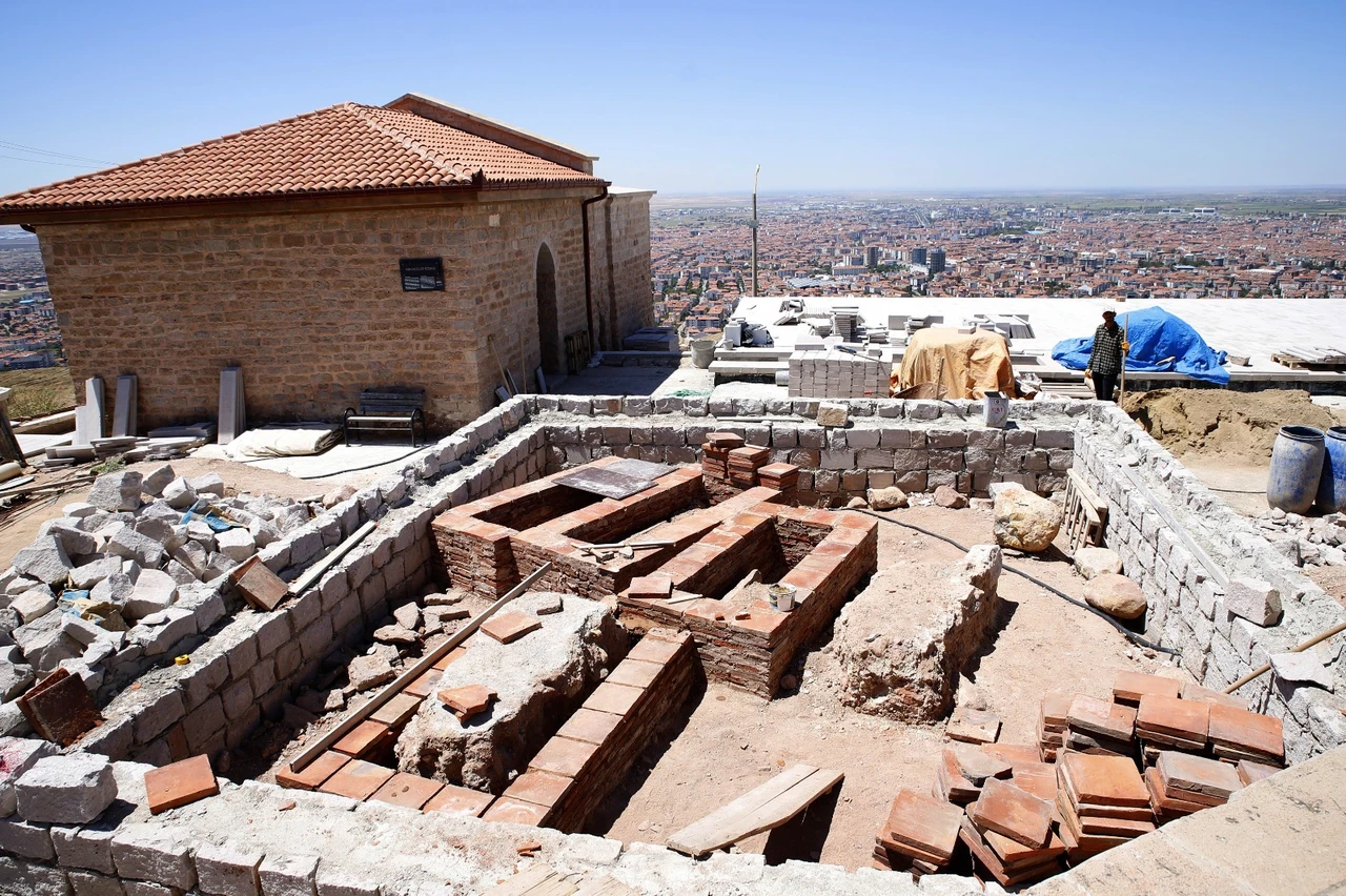 Five 800-year-old Seljuk tombs discovered in Türkiye's Aksaray