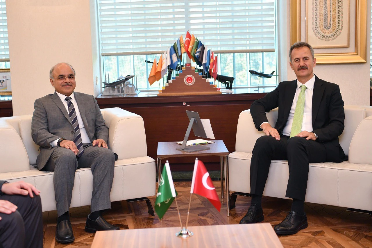 Turkish Defense Industry President hosts Saudi Deputy Minister