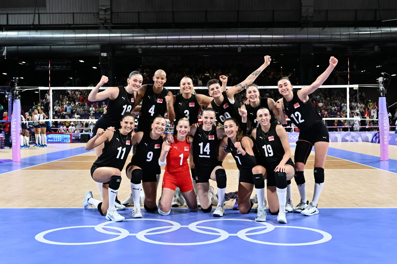 Türkiye's women's volleyball team poses after