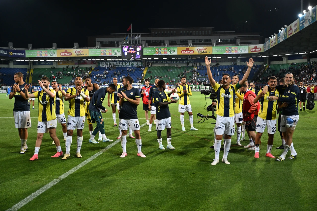 Mourinho's Fenerbahce score 5 goals, opposition goalkeeper under fire