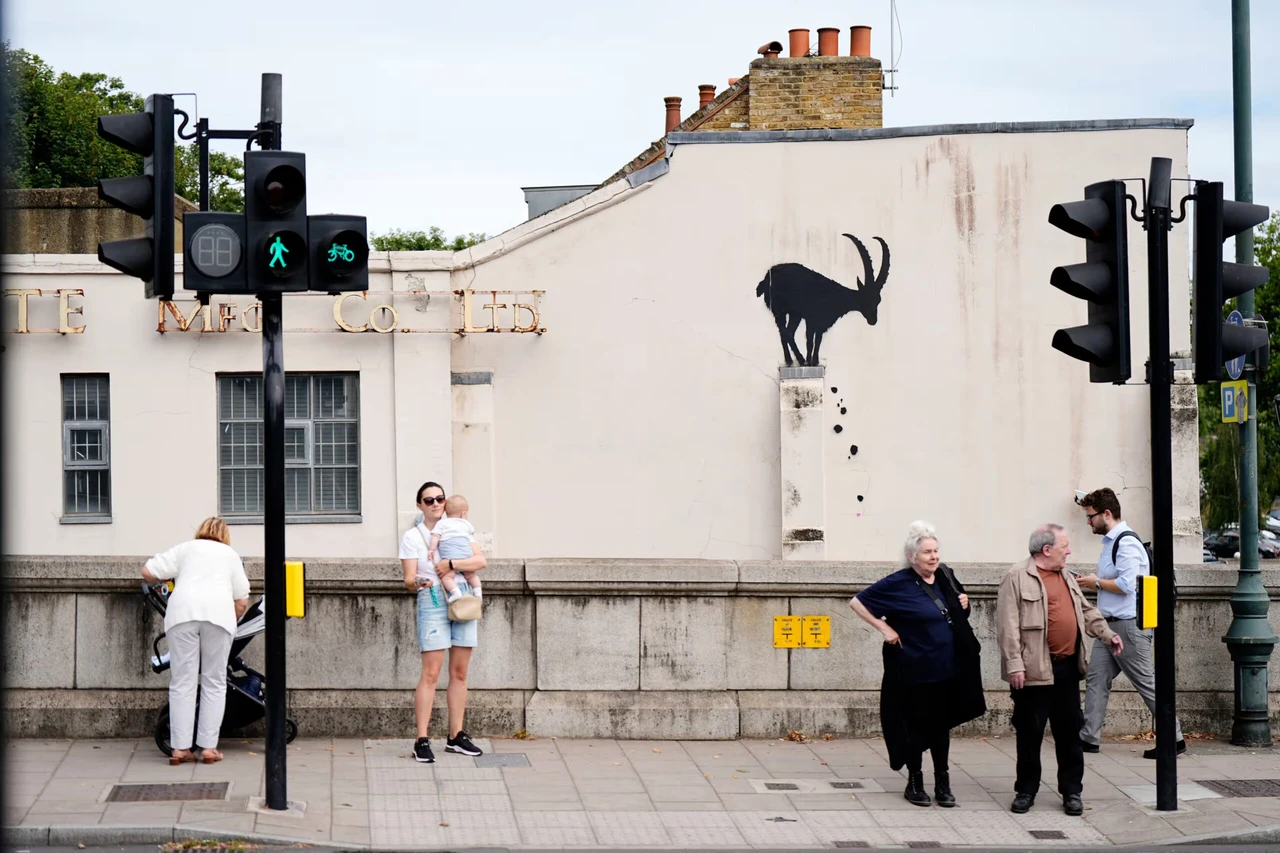 Secret street artist Banksy's new provocative artwork critiques UK's racism