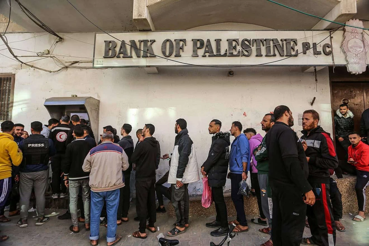 UK, France and Germany call on Israel to renew banking ties with Palestine