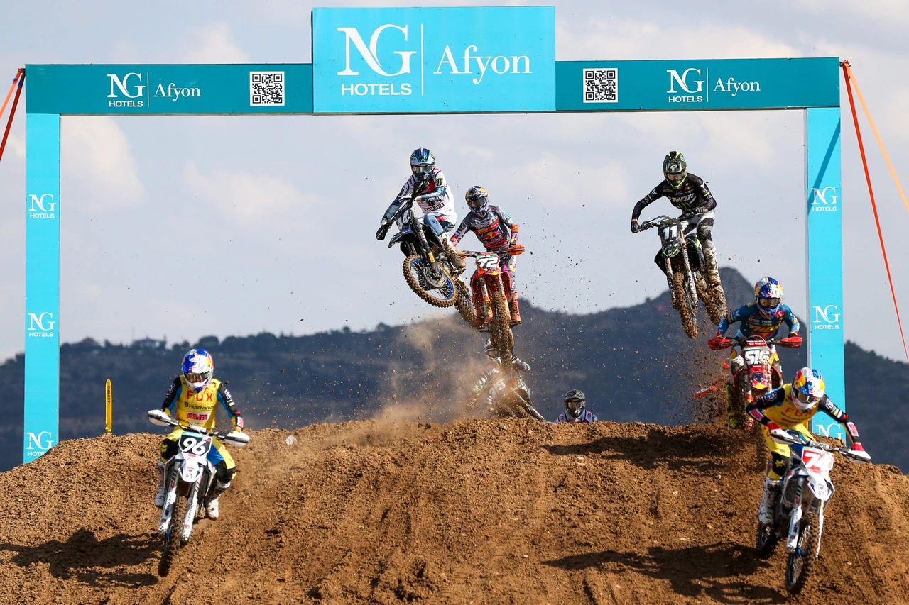 Lucas Coenen dominates MX2 Turkish round with victory