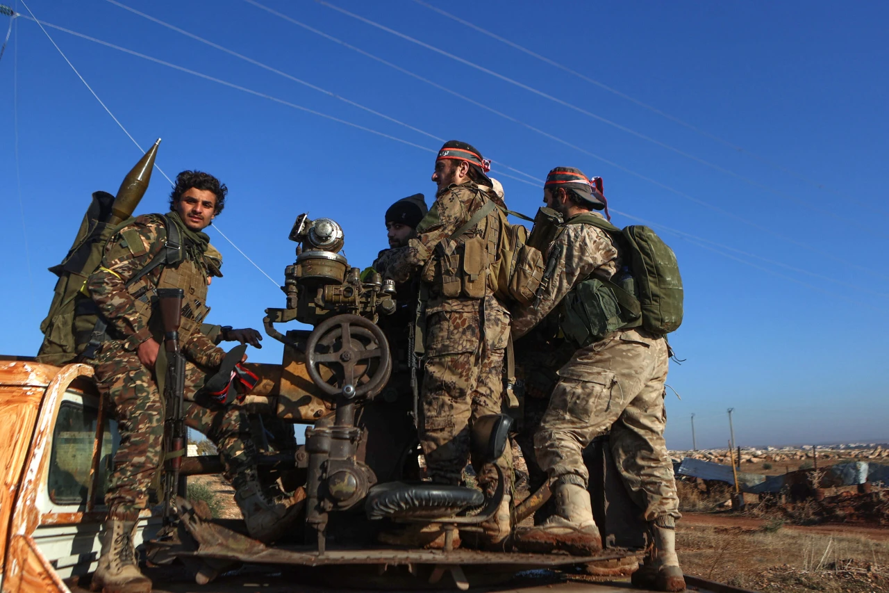 Syrian opposition groups advance within 1 kilometer of Aleppo's outer neighborhoods 2 Syrian opposition groups advance within 1 kilometer of Aleppo's outer neighborhoods