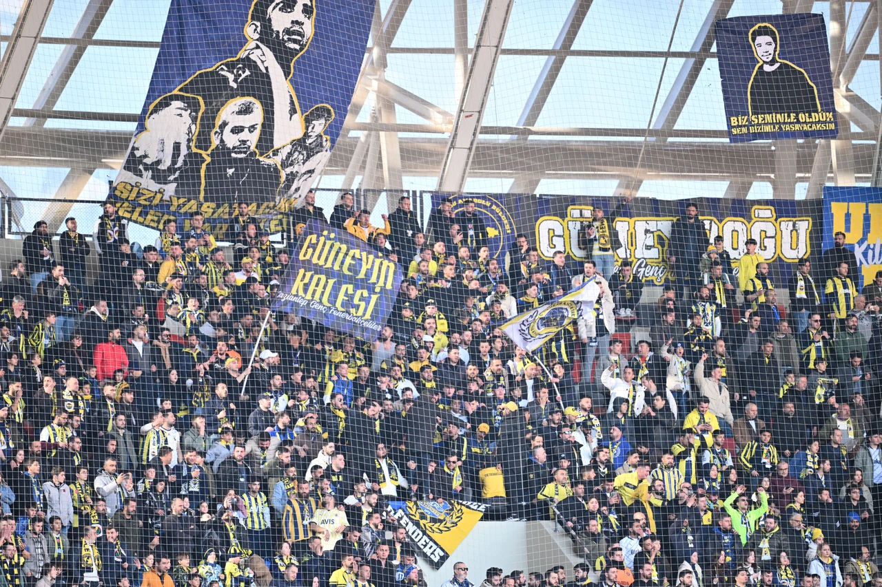 Fenerbahce fans are supporting