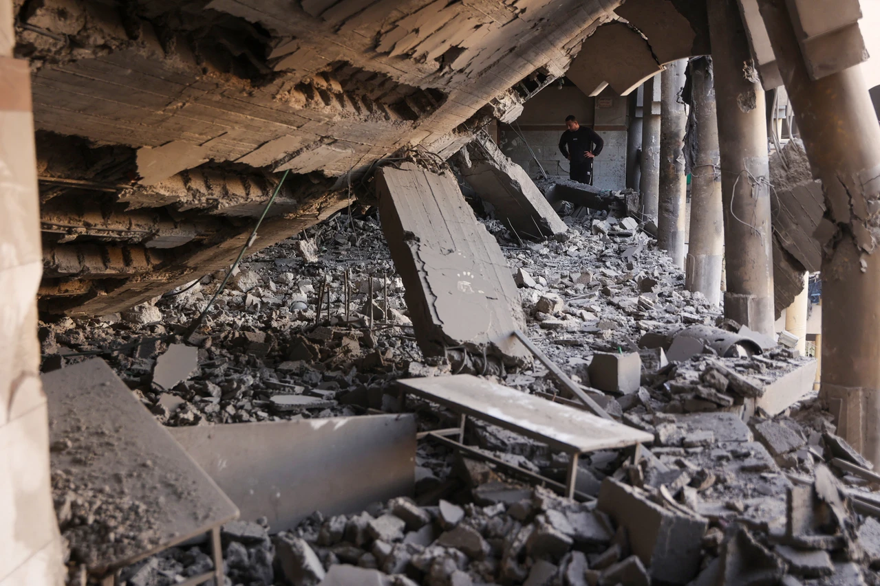 At least 300 killed as Israel strikes Gaza, breaking cease-fire 2 At least 300 killed as Israel strikes Gaza, breaking cease-fire