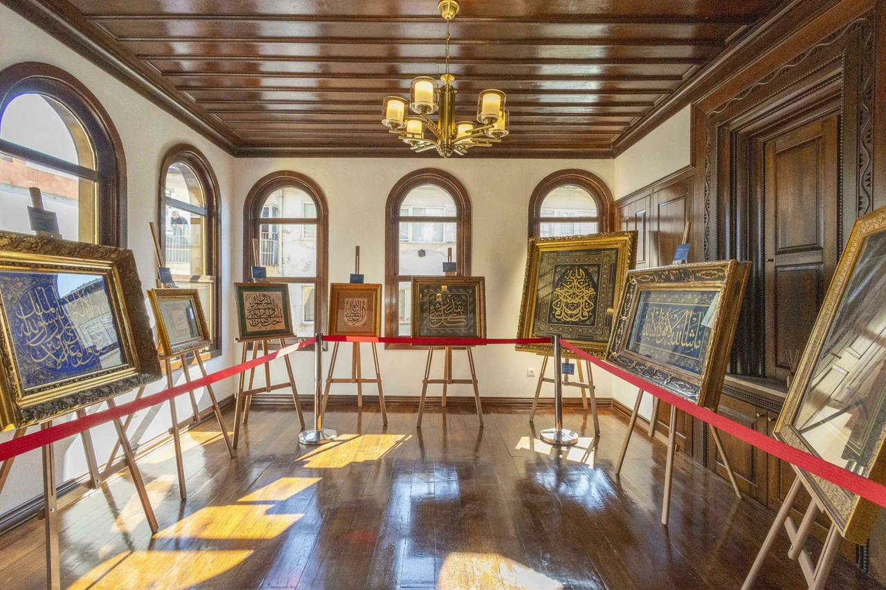 'History's masterpieces': Renowned calligraphers exhibition opens in Bursa