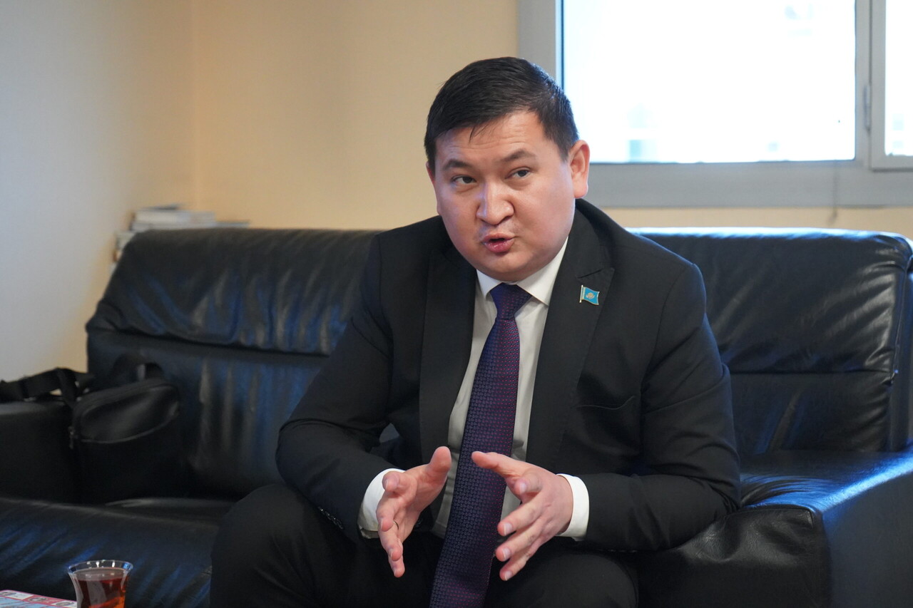 Kazakhstan's Istanbul Consul General visits Ihlas Media Group