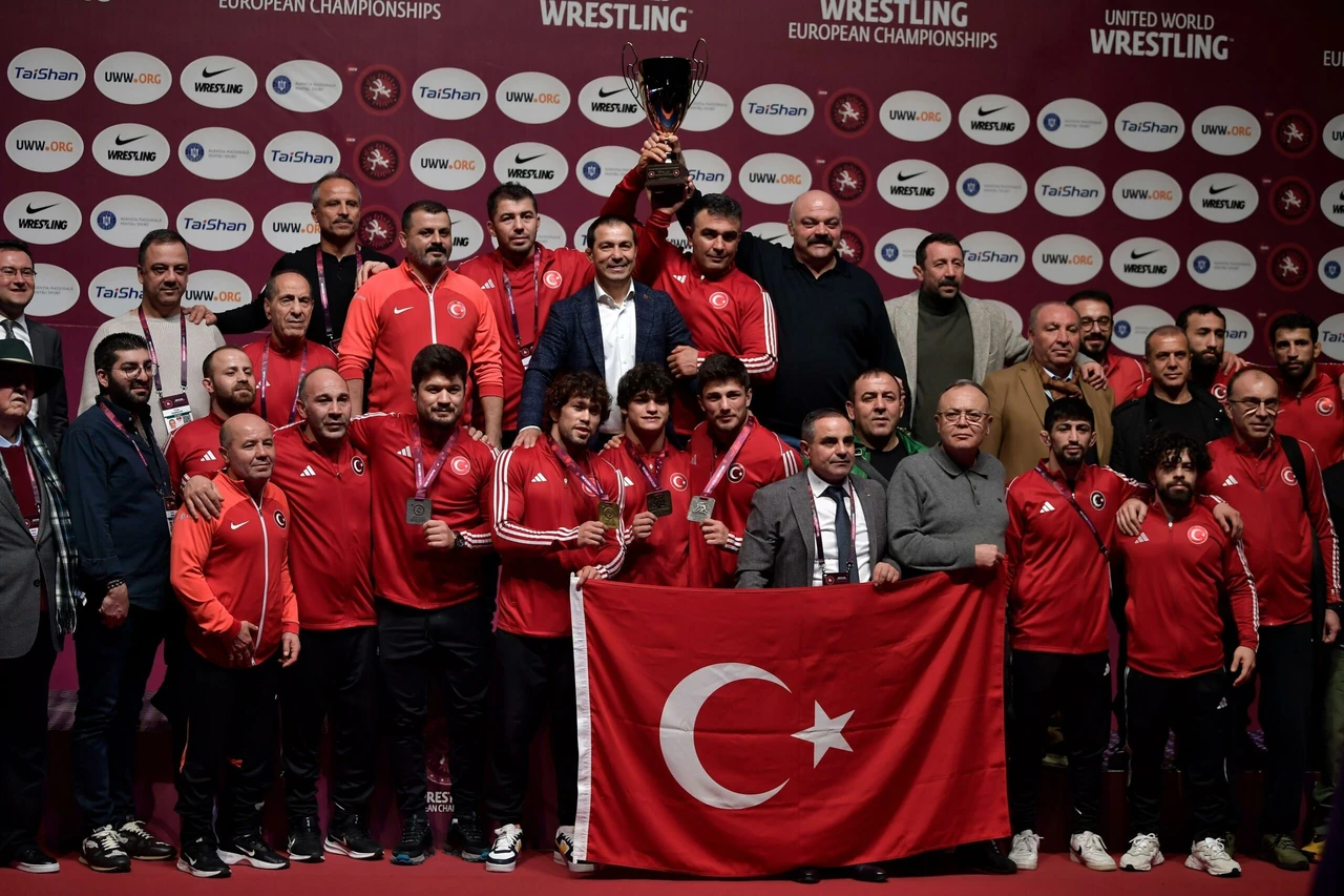 Turkish Greco-Roman wrestling team clinches consecutive European championship title