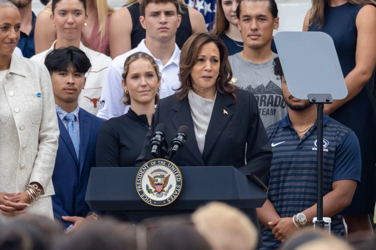 Kamala Harris calls for cease-fire during Phoenix campaign stop