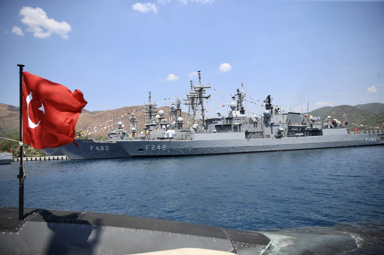 Turkish Navy takes command of anti-piracy task force off Somalia
