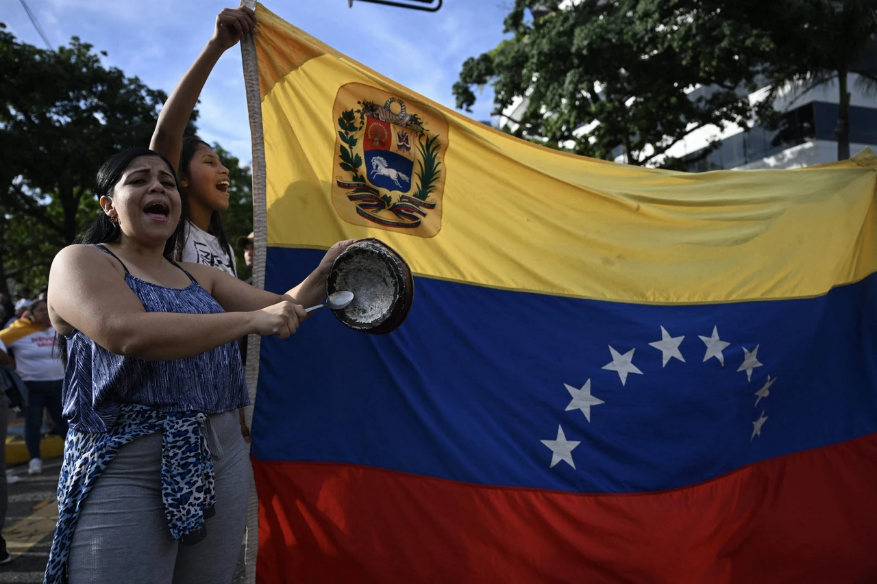 Venezuelan security forces clash with protesters as Maduro's reelection disputed