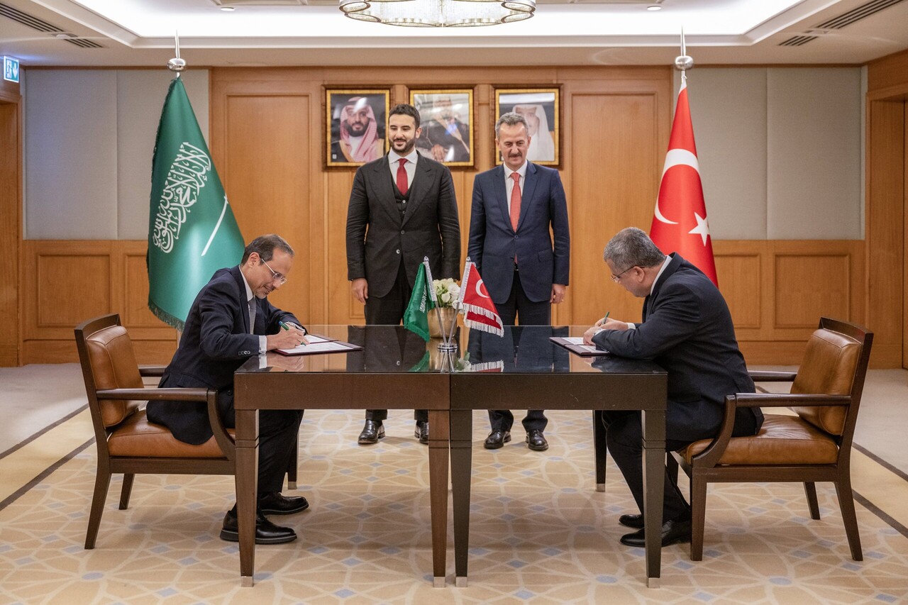 Turkish defense industry head hosts Saudi defense minister for strategic talks