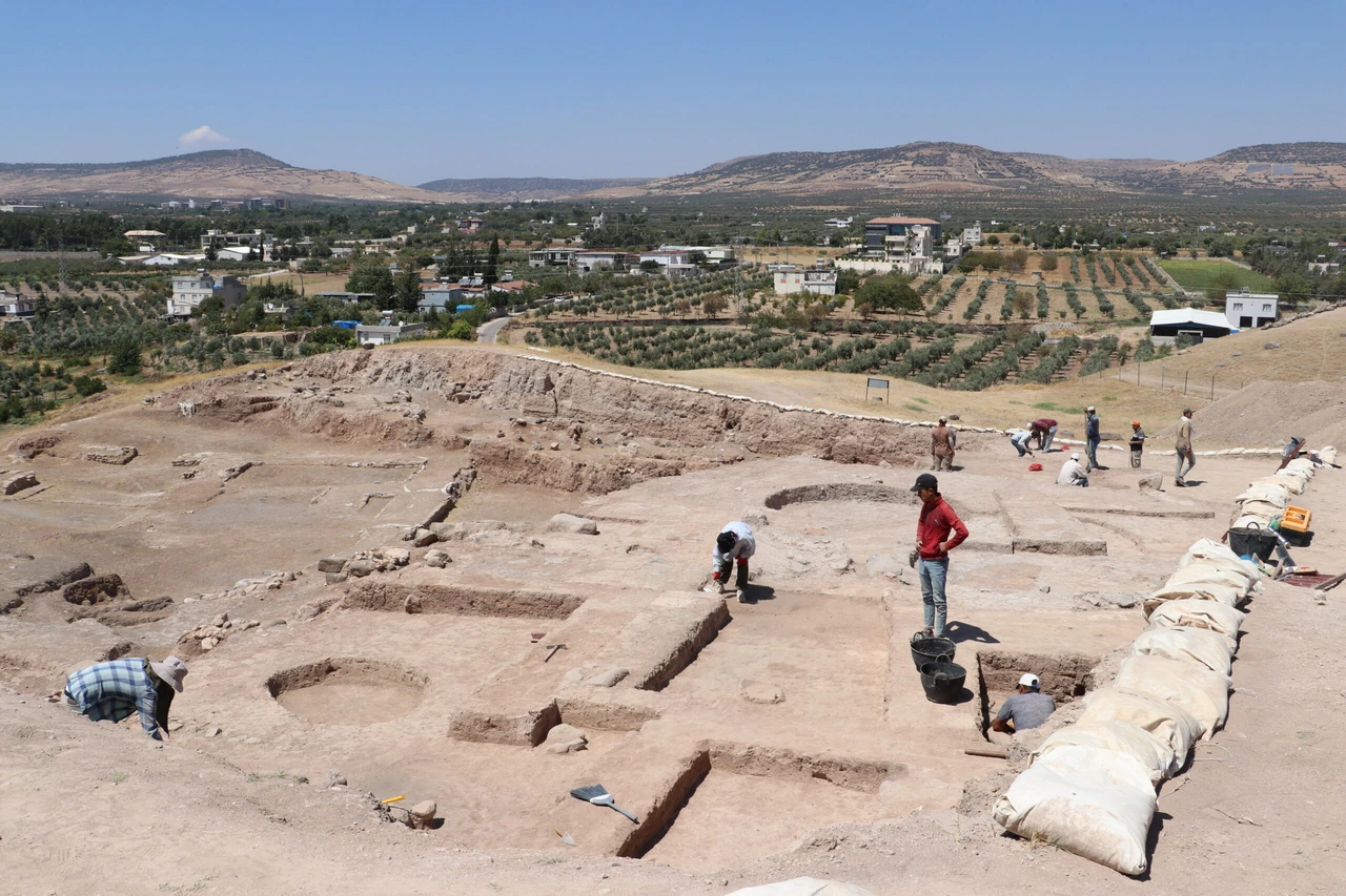 Unveiling history: Oylum Hoyuk excavations reveal secrets of Türkiye's Kilis