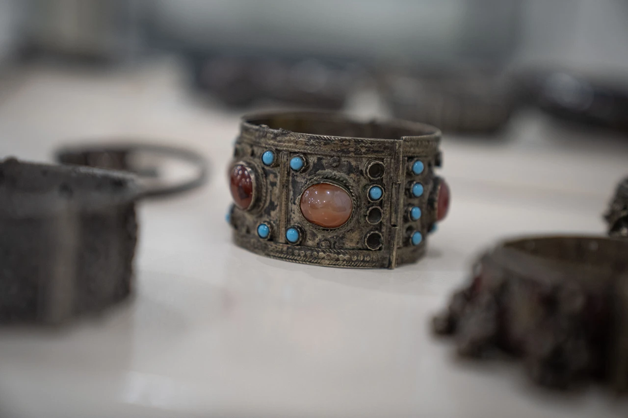 Ancient jewelry from Eastern Anatolia shines at Erzurum Museum