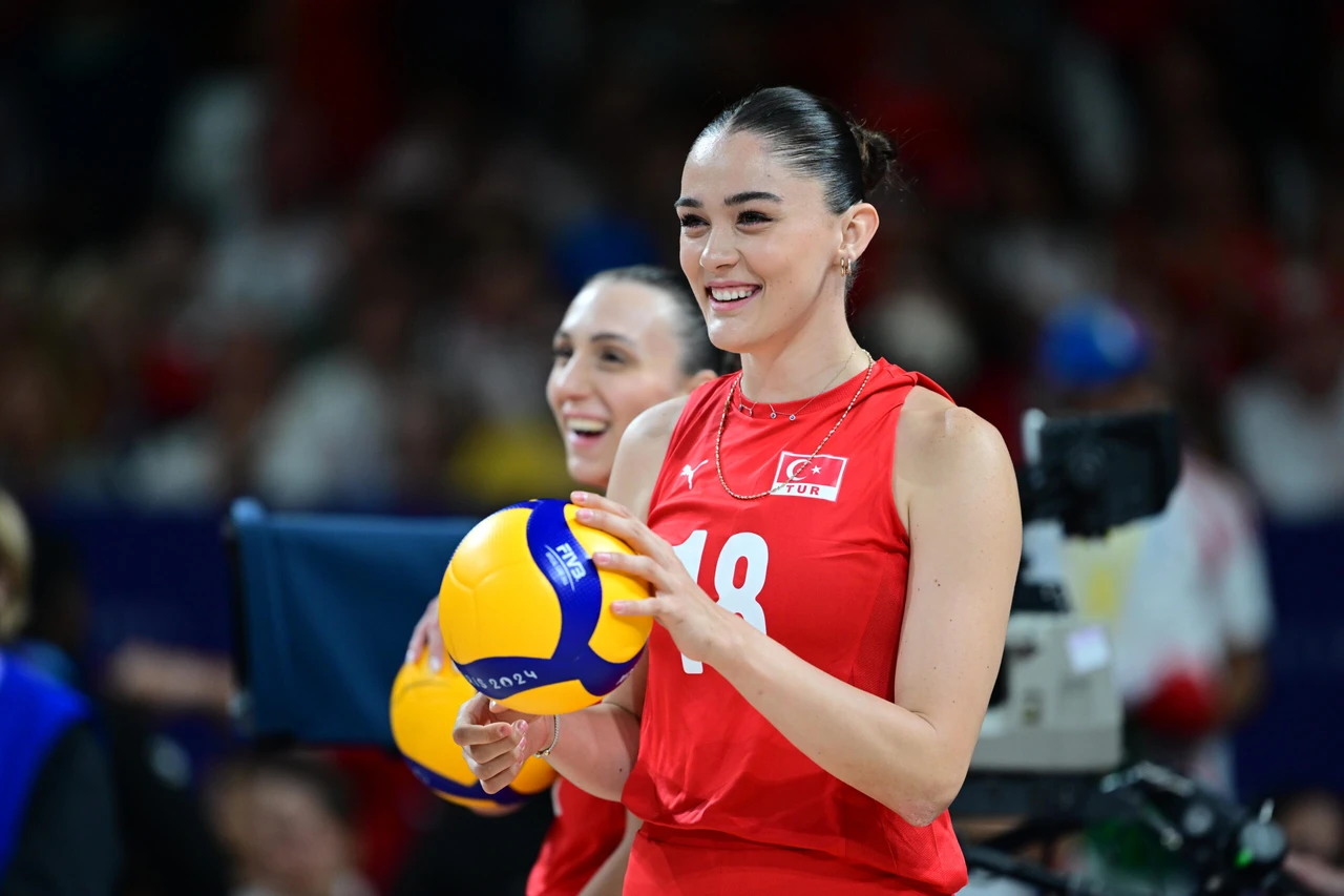 Everything to know about Turkish women's volleyball team's star blocker Zehra Gunes