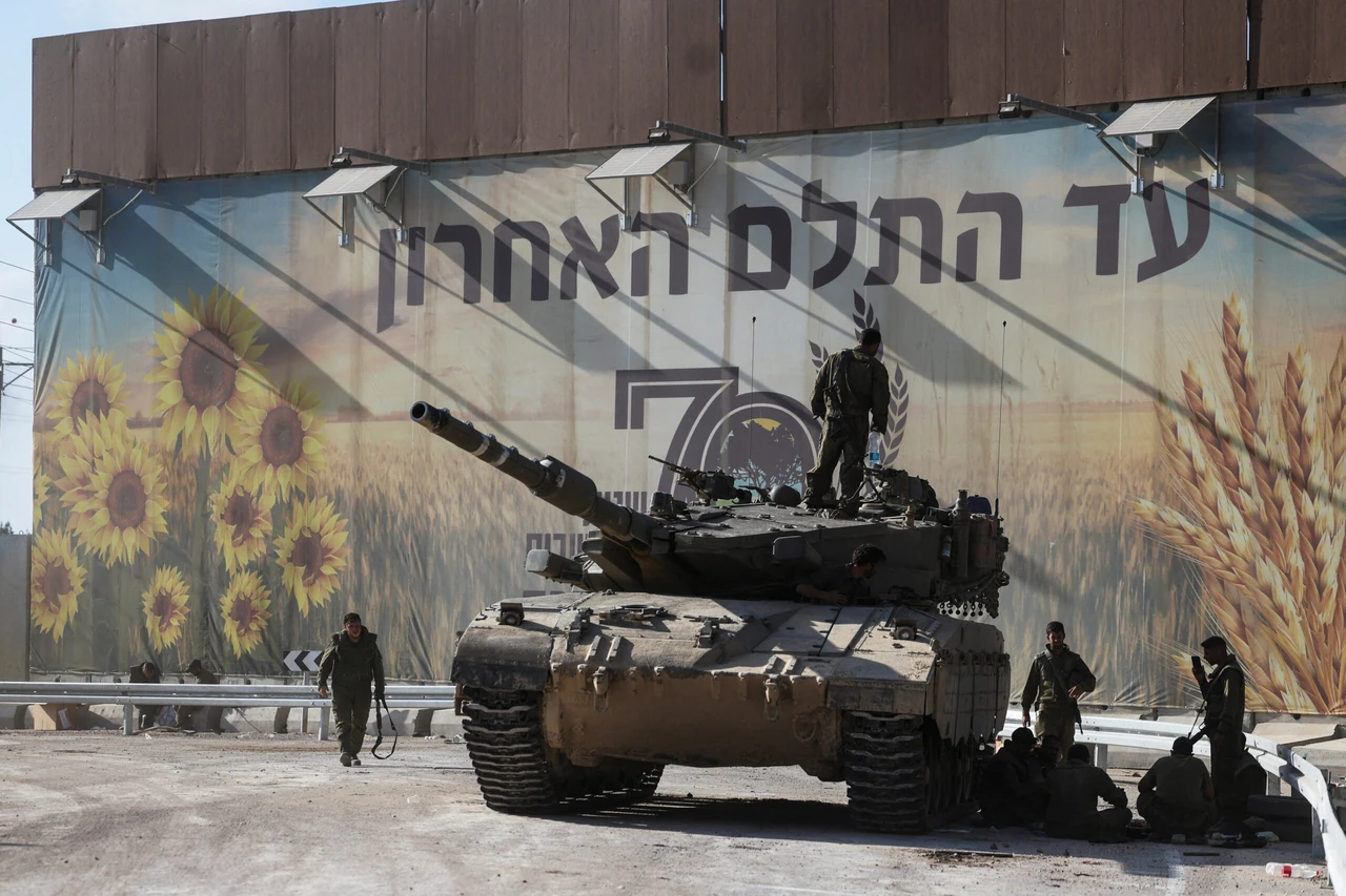 Israeli commanders recommend preemptive strike on Lebanon