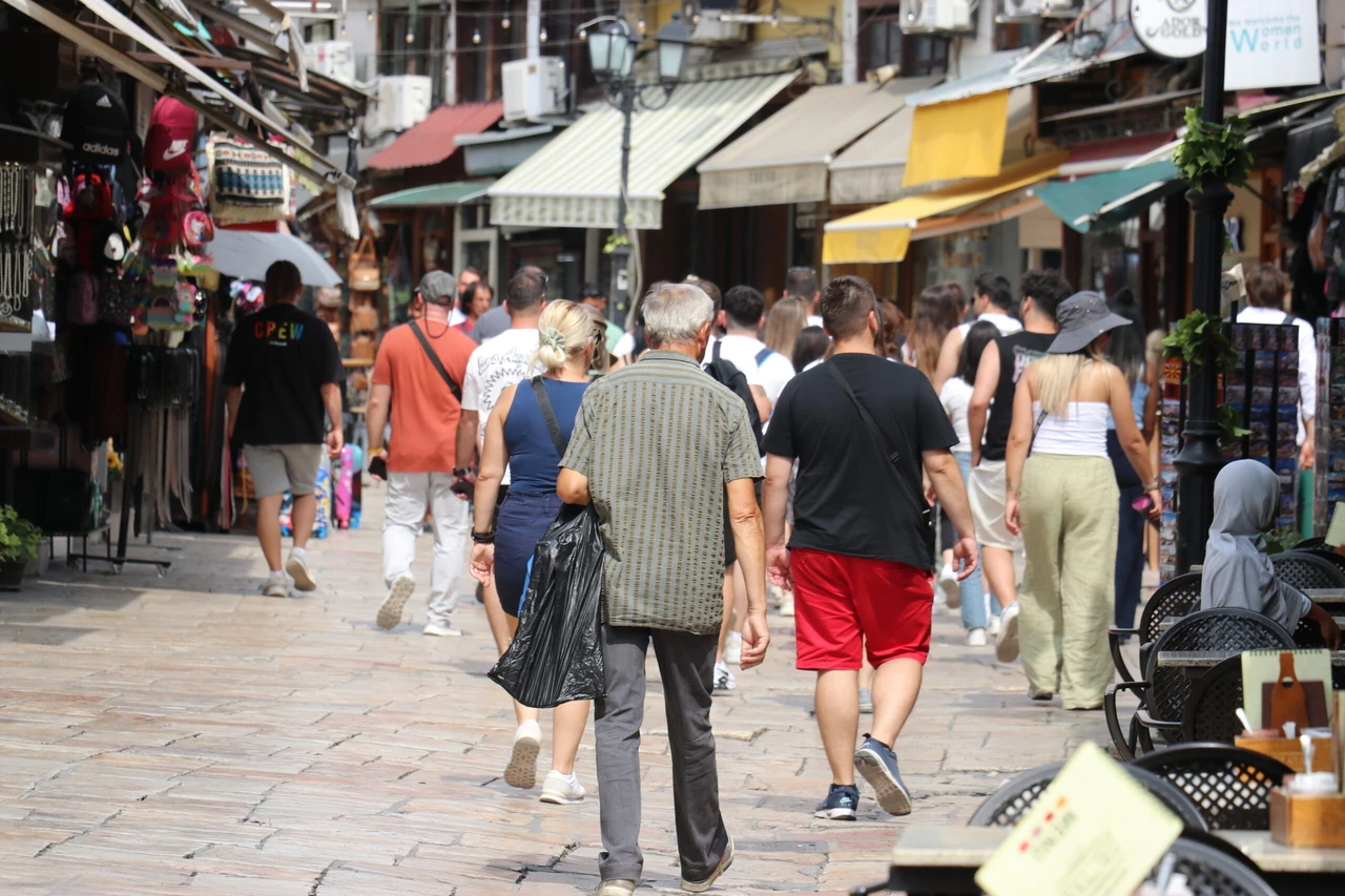 Tourists experience Ottoman spirit in Skopje's Turkish Bazaar