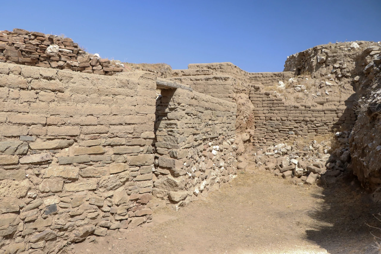 Türkiye's mudbrick structures from Hittite era fortified by ancient fires