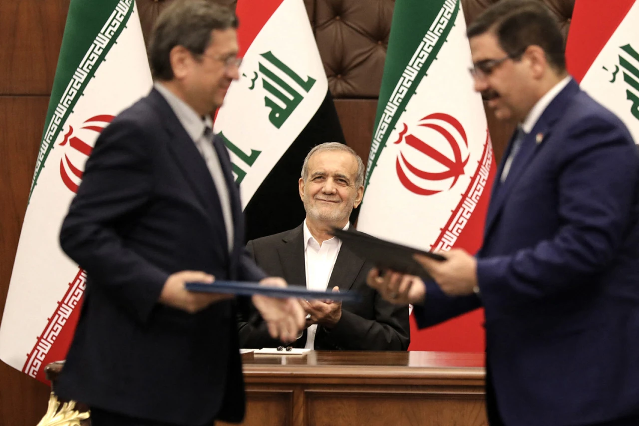 Iran and Iraq strengthen ties with series of agreements amid regional turmoil