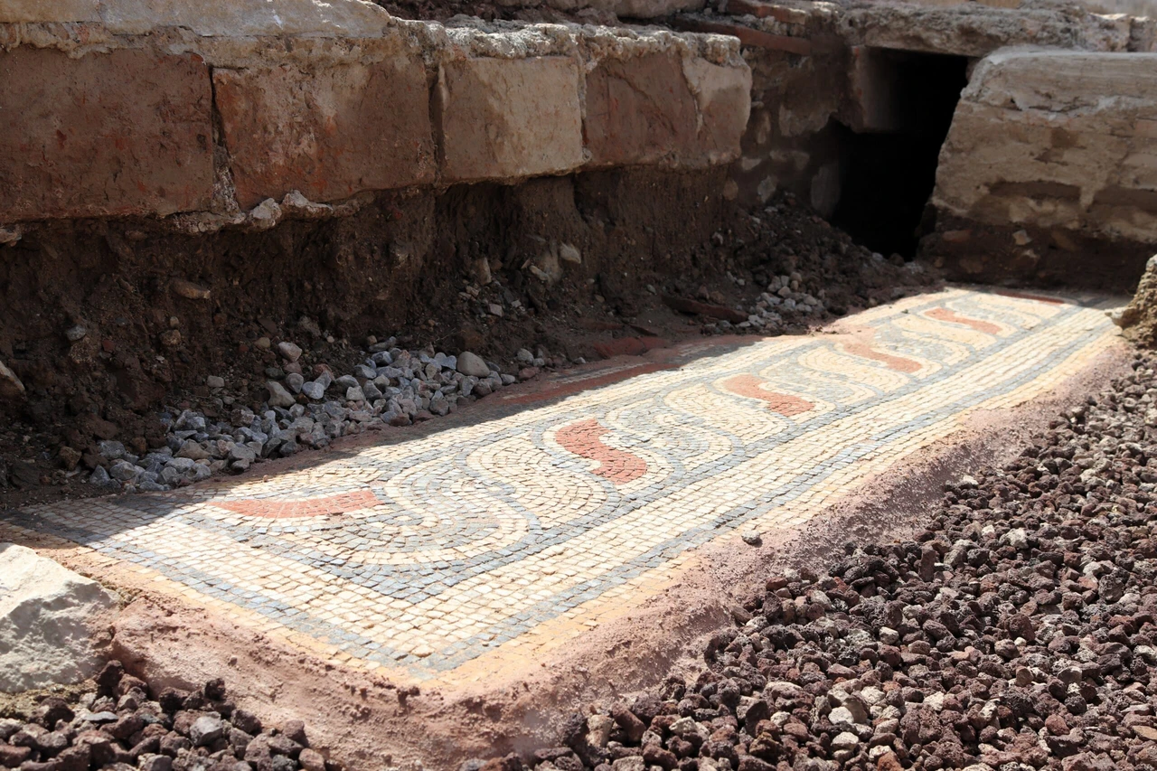 Mysterious 1,800-year-old Roman gladiator tomb discovered in Türkiye's ...