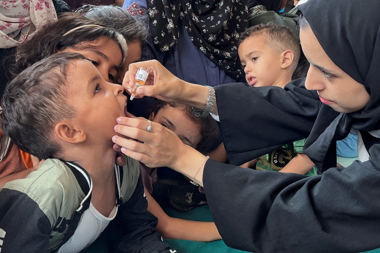 Polio vaccination campaign continues in Gaza